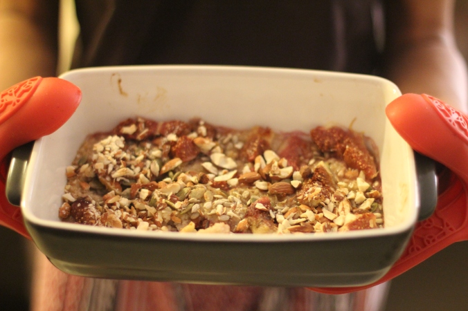 Figs and nuts bake 
